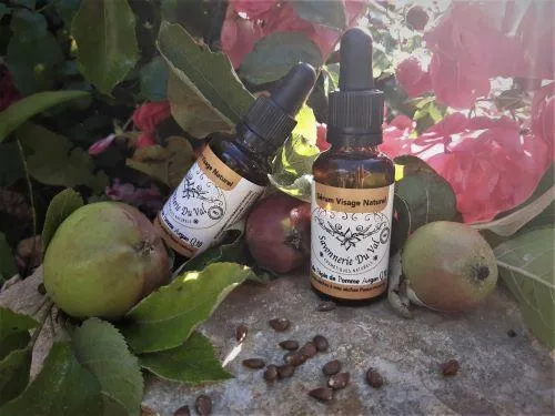 texture fluide du serum visage à base d’huile de pépins de pomme