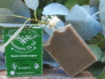 Savon-Naturel-Exfoliant-Orties-Pavot-Eucalyptus-BIO-Gommage-corps