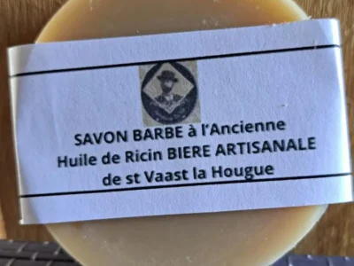 Savon-a-Barbe-a-lancienne-enrichi-en-huile-de-ricin-et-a-la-Biere-Artisanale-de-St-Vaast-la-Hougue