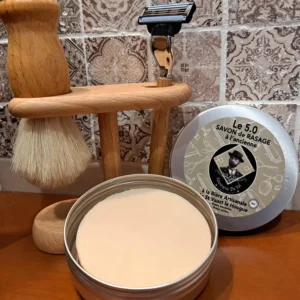 Savon-de-Rasage-a-lancienne-a-la-Biere-Artisanale-de-St-Vaast-la-Hougue