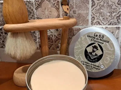 Savon-de-Rasage-a-lancienne-a-la-Biere-Artisanale-de-St-Vaast-la-Hougue
