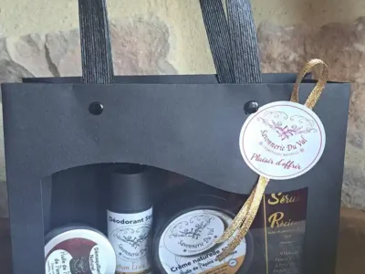 COFFRET-CADEAU-Serum-Precieux-Creme-solide-Deodorant-Fruite-Floral-et-Nettoyant