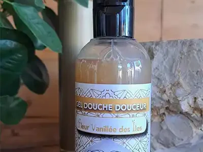 Savon-Liquide-Douche-surgras-naturel-Corps-et-Cheveux-2-en-1-Olive-Coco-Ricin-Parfum-captivant-Fleur-Vanillee-des-Iles