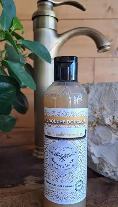 Savon-Liquide-Douche-surgras-naturel-Corps-et-Cheveux-2-en-1-Olive-Coco-Ricin-Parfum-captivant-Fleur-Vanillee-des-Iles